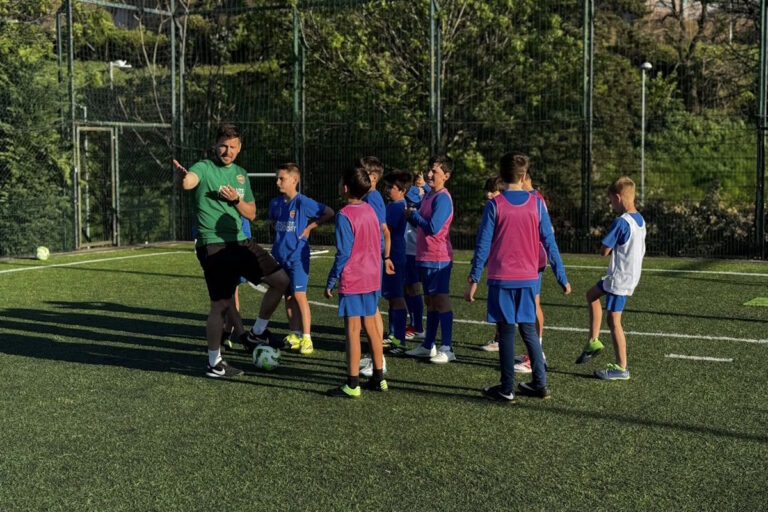 Május 2-án reggel játszanak a budavári Hősök a Juventusszal