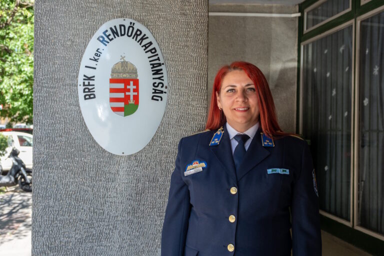 A Köztársasági Őrezrednél is szolgált a kitüntetett Farkas Petra rendőr százados